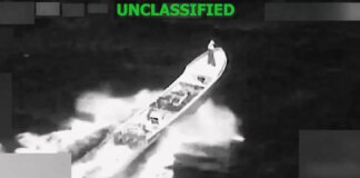 Удар США по судну в Тихом океане унес жизни трех человек, кампания против наркоторговли расширяется