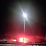 В российском Ростове после ракетного удара вспыхнул масштабный пожар на заводе