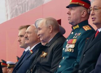 Без военной техники, но с корейцами. Парад в москве 9 мая стал самым скромным — он длился всего 45 минут