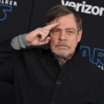 Белый дом назвал актера Марка Хэмилла "больным человеком" из-за фото Трампа в могиле