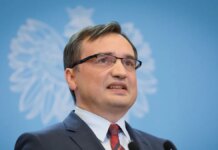 Бывший министр юстиции Польши Зёбро, вероятно, переехал в США
