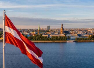 Министр обороны Латвии подал в отставку из-за атаки дронов на нефтебазы