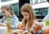Бананы, яйца и санитария: на что жалуются родители в школах Николаевщины