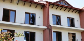 Две ракеты по городу: в Николаеве пятеро раненых и значительные разрушения