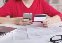 В Николаеве мошенники выманили у женщины 100 тысяч