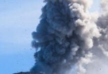 Вражеские атаки: в Николаеве пострадала женщина, повреждена АЗС
