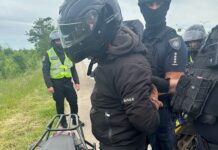 Наркокурьер на мотоцикле: в Николаеве задержали торговца каннабисом, у которого изъяли более 3 кг товара, — ФОТО