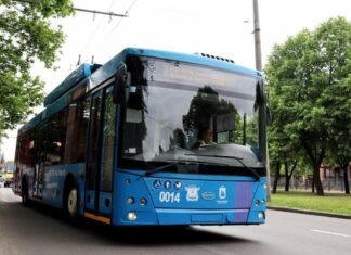 Из-за аварии в энергосети в Николаеве временно затруднено движение трамваев и троллейбусов