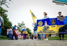 «Мы ждем каждого и каждую»: в Николаеве состоялась каждая воскресная акция в поддержку пленных и пропавших без вести, — ФОТО