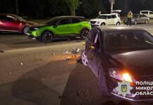 Двойное ДТП в Николаеве: водитель BMW X6 на скорости протаранил участников другой аварии, — ФОТО