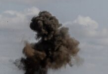 В Николаевской области после атаки БПЛА поврежден склад и возник пожар