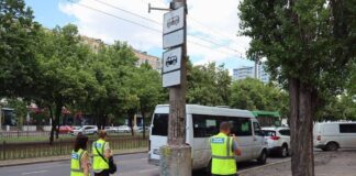 Парковка у трамвайных путей может обойтись николаевцам штрафом, — ФОТО