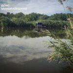 Трагедия на Первомайщине: спасатели извлекли из реки тело мужчины, — ФОТО