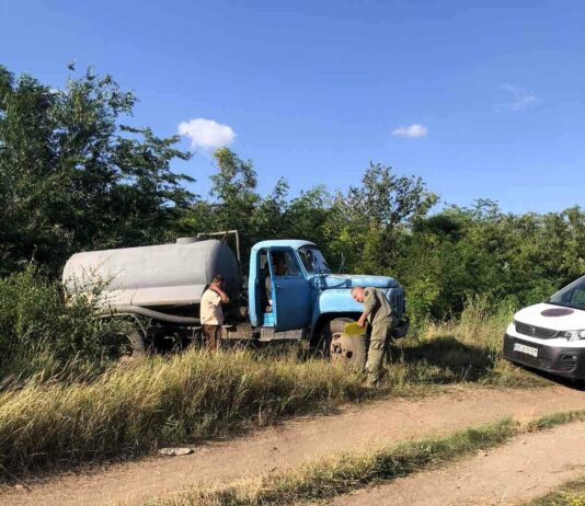 Под Новым Бугом сточные воды запачкали земли: экоинспекторы начали расследование