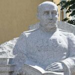 В центре Николаева устанавливают памятник Николаю Аркасу, – ФОТО