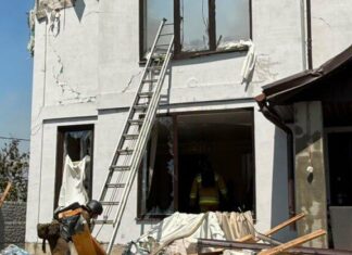 Повреждены дома, пожары и пострадавшие: в ГСЧС показали последствия атаки по Николаеву, — ФОТО