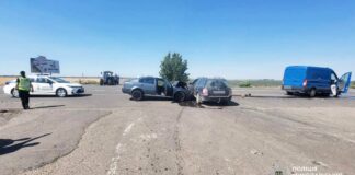 В Николаевской области столкнулись три автомобиля: один из водителей погиб, — ФОТО