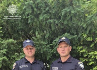 В Николаевской области патрульные в отпуске спасли 15-летнюю девушку после жуткого ДТП, — ФОТО