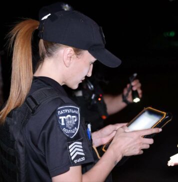 Ночной рейд в Николаеве: полиция напоминает, что подросткам запрещено находиться на улице после 22:00 без взрослых