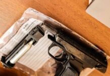 Стрельба в николаевском троллейбусе: полиция задержала 17-летнего юношу, — ФОТО