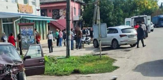 Смертельная авария в Новом Буге: в результате столкновения с легковушкой погиб водитель мотоцикла, его пассажир в больнице, — ФОТО