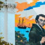 Молодой Шевченко и разбитые цепи: в Николаеве появился новый мурал