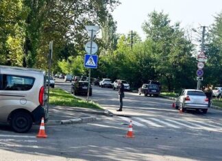 В Николаеве после столкновения двух авто госпитализировали водителя и 73-летнюю женщину, — ФОТО