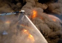 Вражеская атака на Первомайск: БпЛА ударил по торговому центру «Эпицентр»