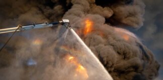 Вражеская атака на Первомайск: БпЛА ударил по торговому центру «Эпицентр»