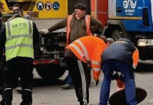 Вонь и забитые трубы: в Николаеве обнаружили незаконный сброс канализационных стоков, — ФОТО